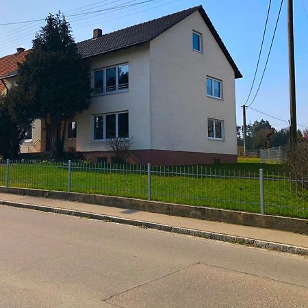 Ferienwohnungen / Ferienhaus Adelsried Dış mekan fotoğraf