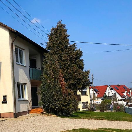 Ferienwohnungen / Ferienhaus Adelsried Dış mekan fotoğraf